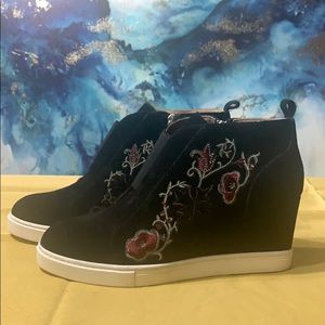 Linea Paolo Size 7 Wedges